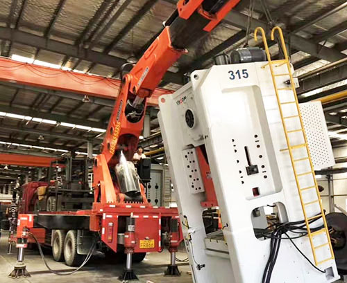 安化附近随车吊出租，轻松解决运输难题