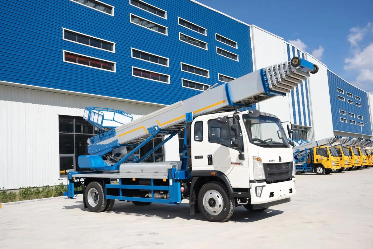 安化出租云梯车高空作业车 建筑垃圾搬运